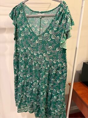 Max Studio Green Floral V-Neck Midi Dress